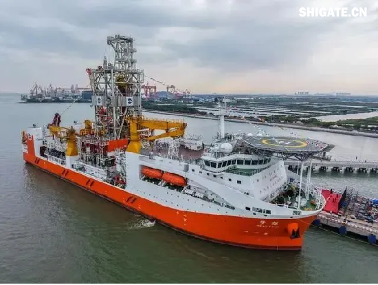 1月1日，國(guó)務(wù)院國(guó)資委新聞中心發(fā)布2024年度央企十大“超級(jí)工程”和央企十大“國(guó)之重器”，河鋼集團(tuán)舞鋼公司參與研制的我國(guó)首個(gè)工業(yè)用途核能供汽項(xiàng)目“和氣一號(hào)”和中俄東線天然氣管道工程、中國(guó)南極秦嶺站，我國(guó)自主設(shè)計(jì)建造的首艘大洋鉆探船“夢(mèng)想”號(hào)、亞洲首艘圓筒型海上油氣加工廠“海葵一號(hào)”、我國(guó)自主研制的更大直徑盾構(gòu)機(jī)“江海號(hào)”分別入選。  2024年以來，舞鋼公司深入落實(shí)“1127”工作規(guī)劃，堅(jiān)持“以客戶需求為導(dǎo)向”，大力推進(jìn)技術(shù)營(yíng)銷，奮力拓展市場(chǎng)；強(qiáng)化科技創(chuàng)新驅(qū)動(dòng)，以填補(bǔ)國(guó)內(nèi)市場(chǎng)空白為目標(biāo)，研發(fā)更多具有舞鋼特色的新產(chǎn)品，助力國(guó)家“超級(jí)工程”建設(shè)和“大國(guó)重器”制造。